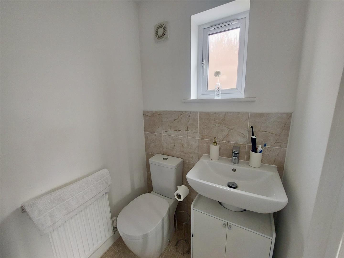 Clos Benallt Fawr, Pontarddulais, Swansea, SA4 0TQ